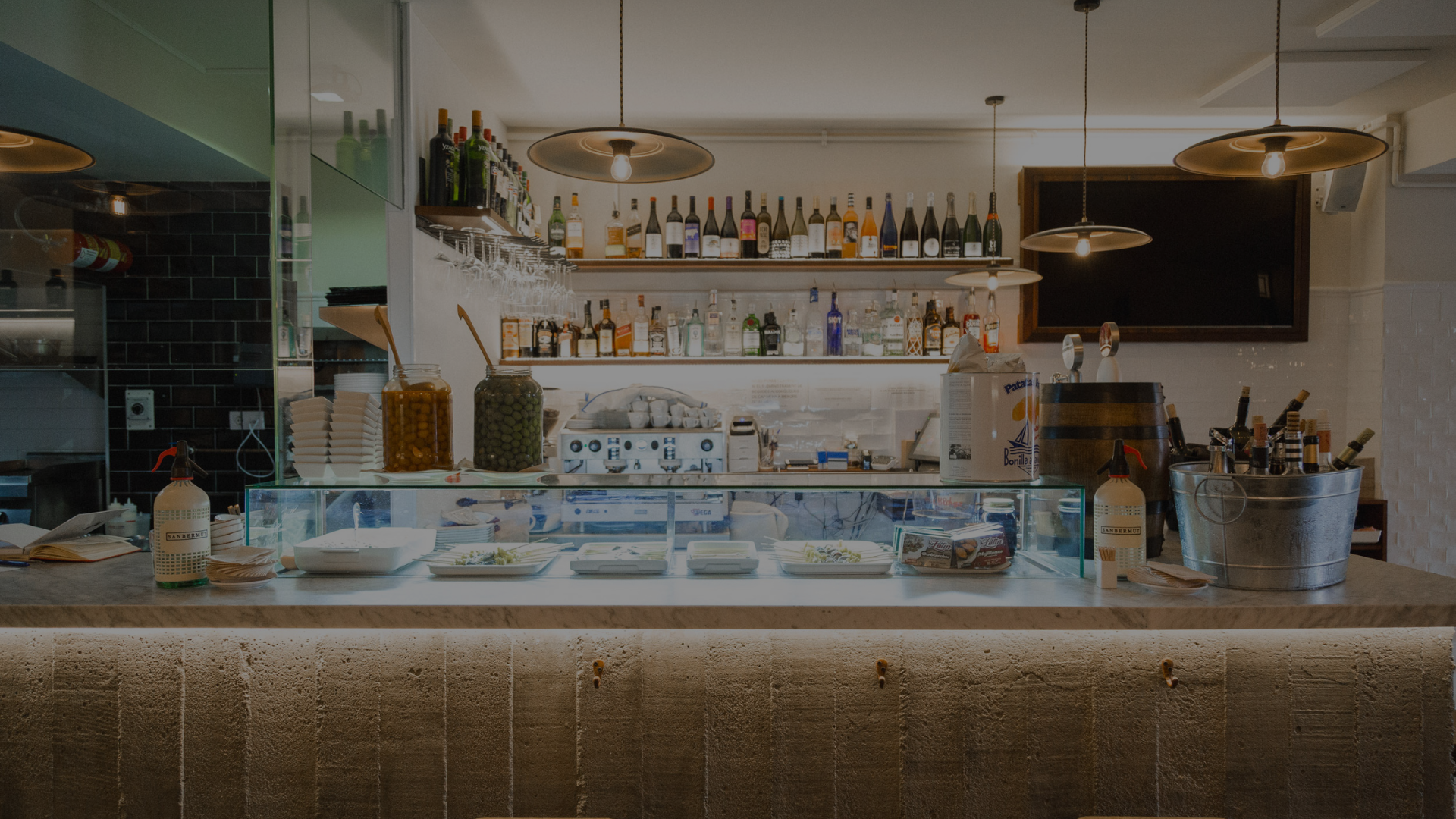 Vermuts Caseros y Platos Tradicionales en Barcelona